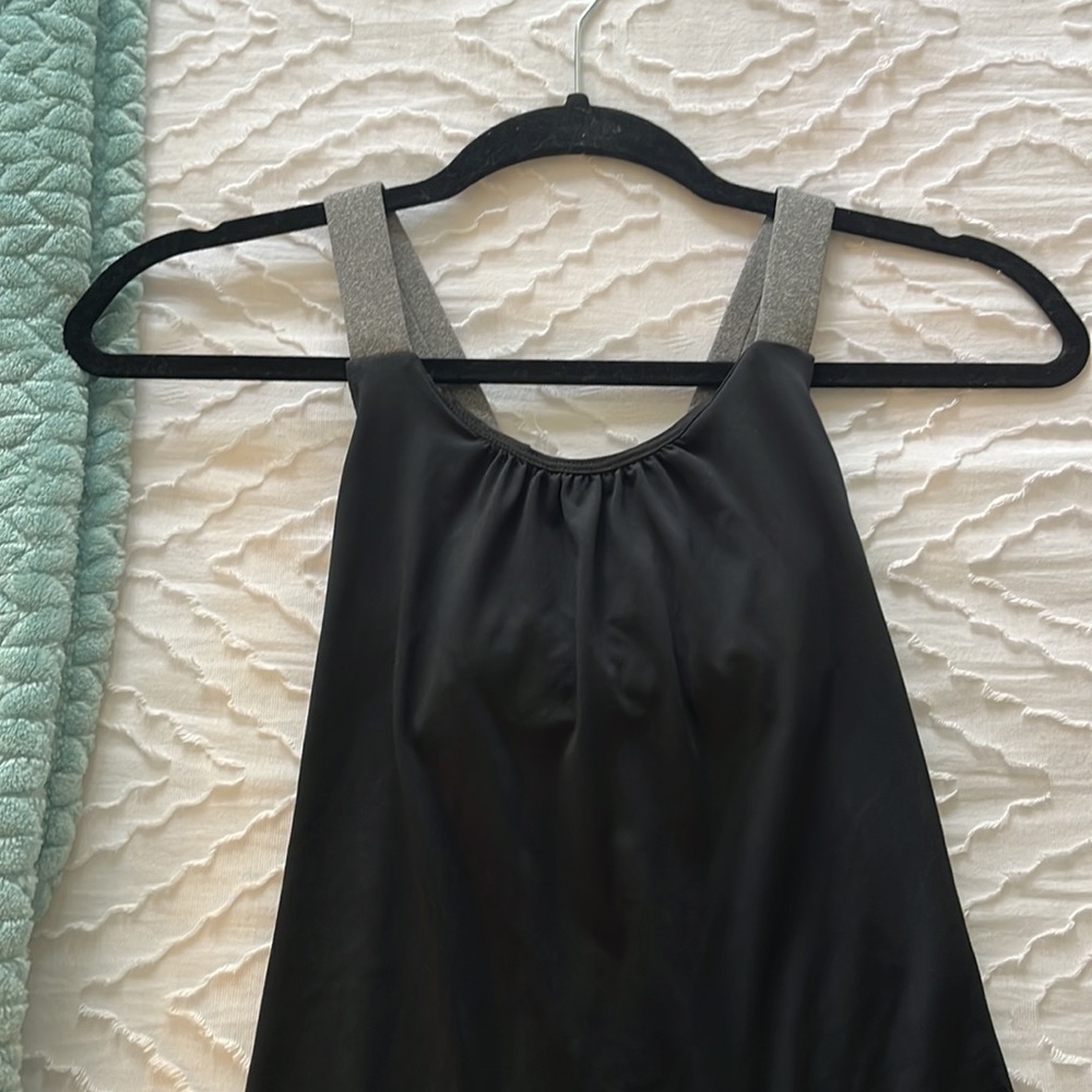 Black workout top